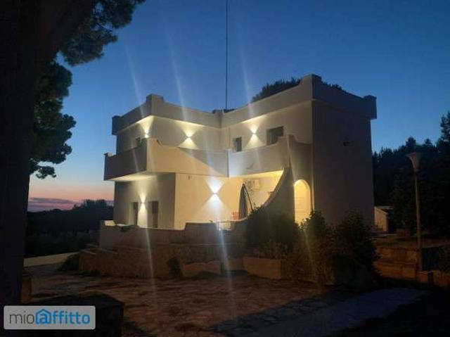Villa Indipendente in affitto a Puglia, Taranto