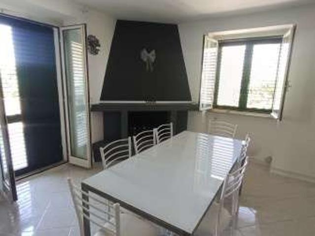 Villa Indipendente in affitto a Minturno, Lazio