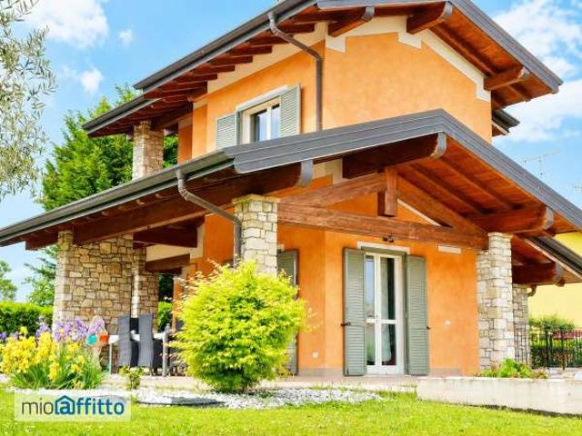 Villa Indipendente in affitto a Moniga Del Garda, Lombardia