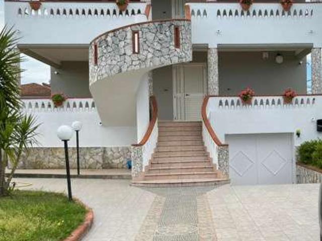 Villa Indipendente in affitto a Corigliano-Rossano, Calabria