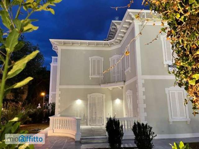 Villa Indipendente in affitto a Riccione, Reggio Emilia