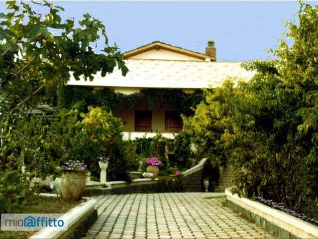 Villa Indipendente in affitto a Augusta, Sicilia