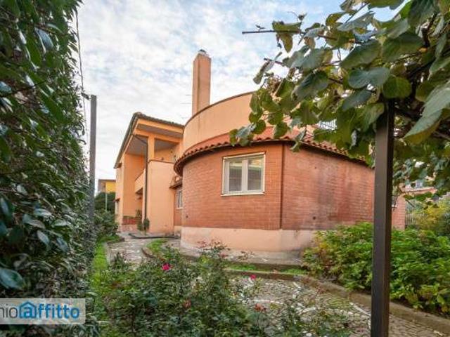 Villa Indipendente in affitto a Astroni, Pianura