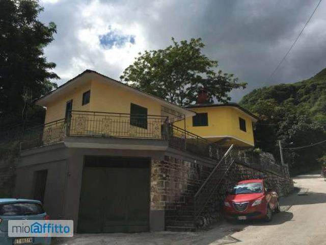 Villa Indipendente in affitto a Summonte, Campania