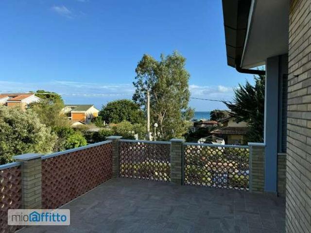 Villa Indipendente in affitto a Terracina, Lazio