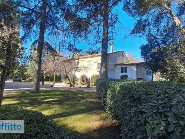 Villa Indipendente in affitto a Ponte Linari, Roma Capitale