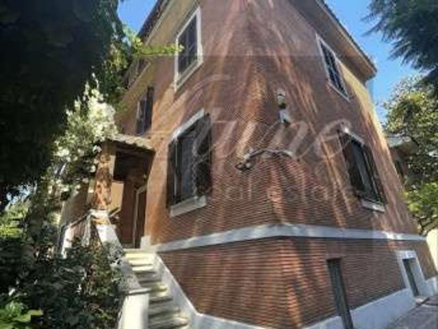 Villa Indipendente in affitto a Municipio Roma I, Roma Capitale