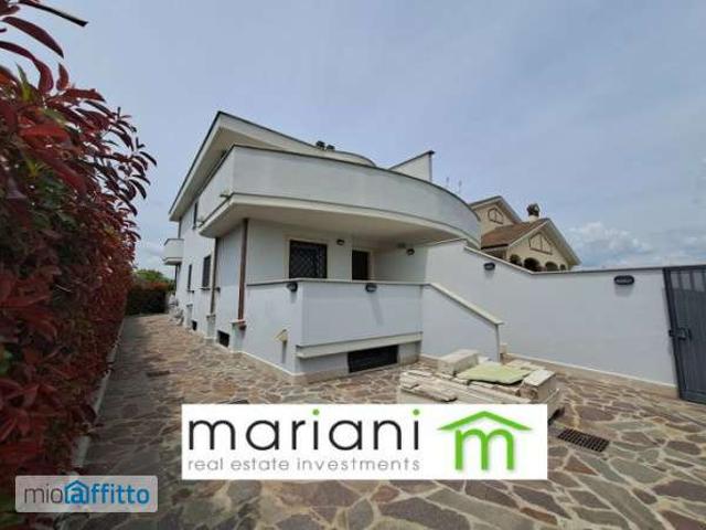 Villa Indipendente in affitto a Mostacciano, Roma Capitale