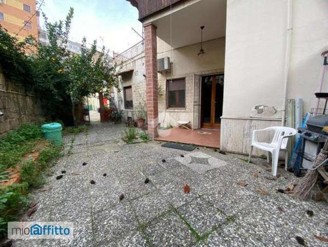 Villa Indipendente in affitto a Municipalità 4, Campania
