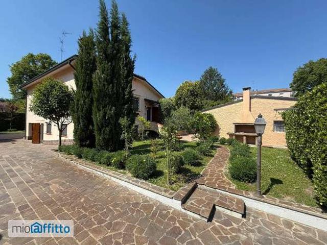 Villa Indipendente in affitto a Quacchio, Ferrara