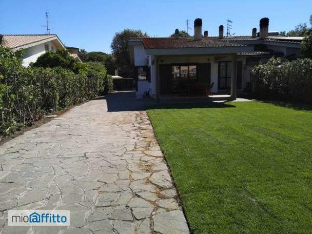 Villa Indipendente in affitto a Fregene, Roma Capitale