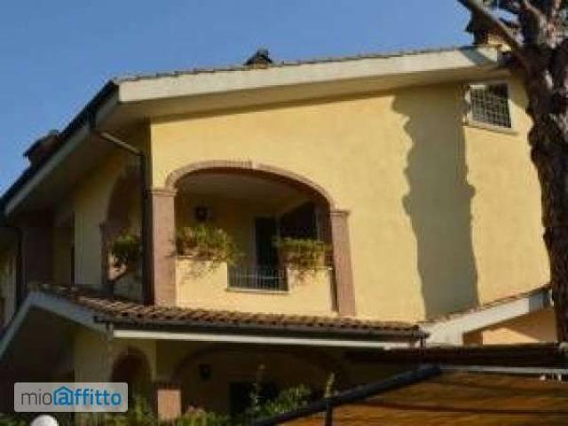 Villa Indipendente in affitto a Fregene, Roma Capitale