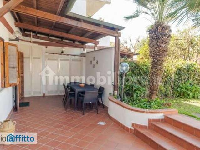 Villa Indipendente in affitto a Fregene, Roma Capitale
