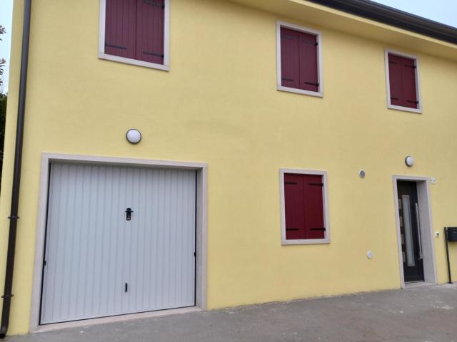 Villa Indipendente in affitto a Sud-Est, Brenzone