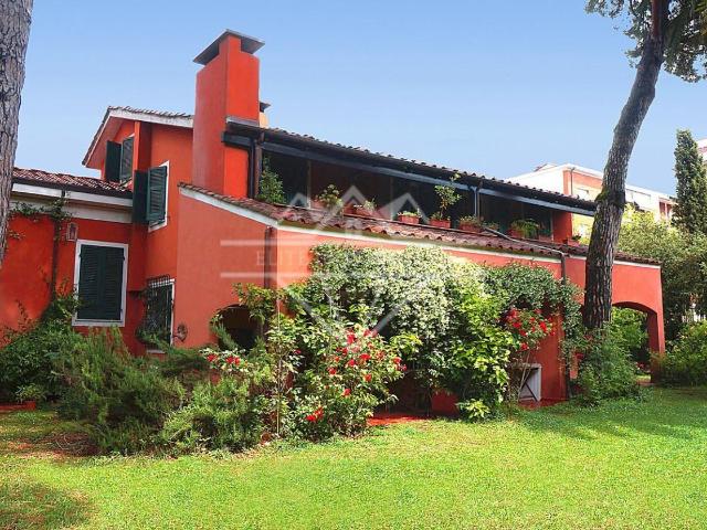 Villa Indipendente in affitto a La Prada, Carrara