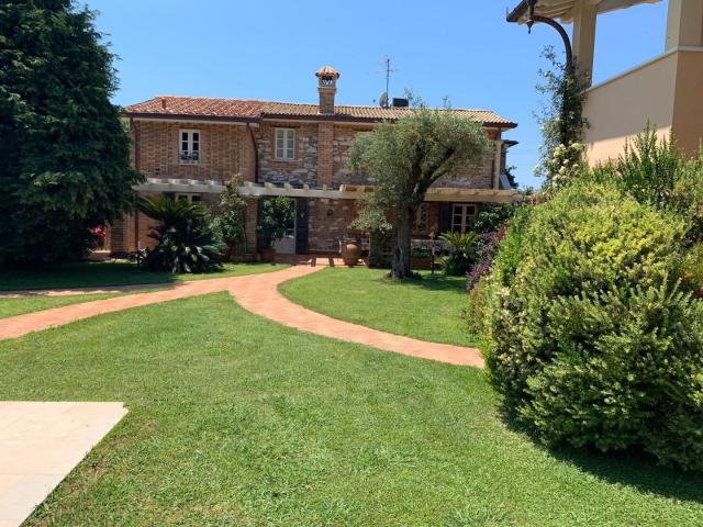 Villa Indipendente in affitto a Ripa, Seravezza