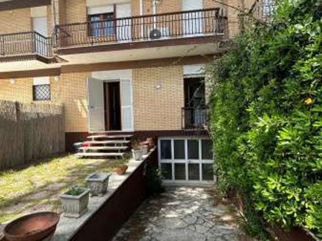 Villa Indipendente in affitto a Isonzo, Latina