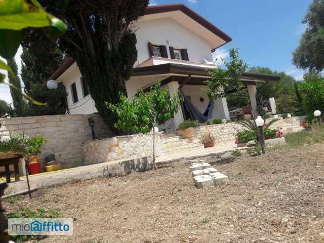 Villa Indipendente in affitto a Puglia, Taranto