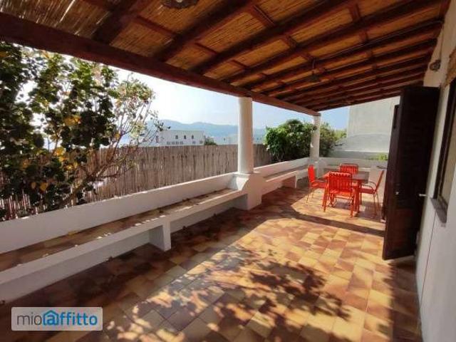 Villa Indipendente in affitto a Santa Marina Salina, Sicilia