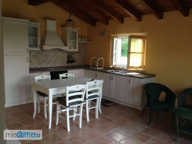 Villa Indipendente in affitto a Marina di Massa, Marina Di Massa