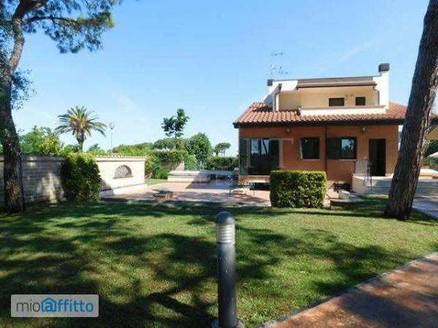 Villa Indipendente in affitto a Municipio Roma XI, Roma Capitale