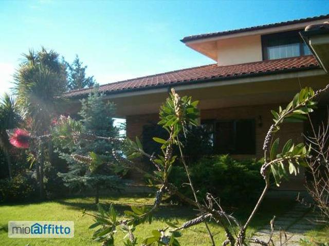 Villa Indipendente in affitto a Nocciano, Abruzzo