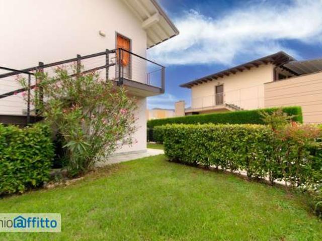 Villa Indipendente in affitto a Paladina, Lombardia