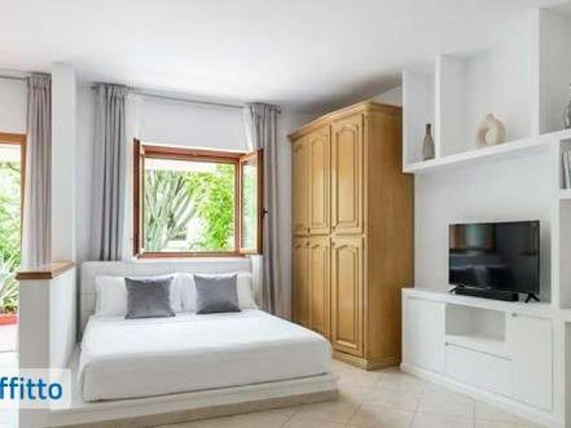 Villa Indipendente in affitto a Coroglio, Campania