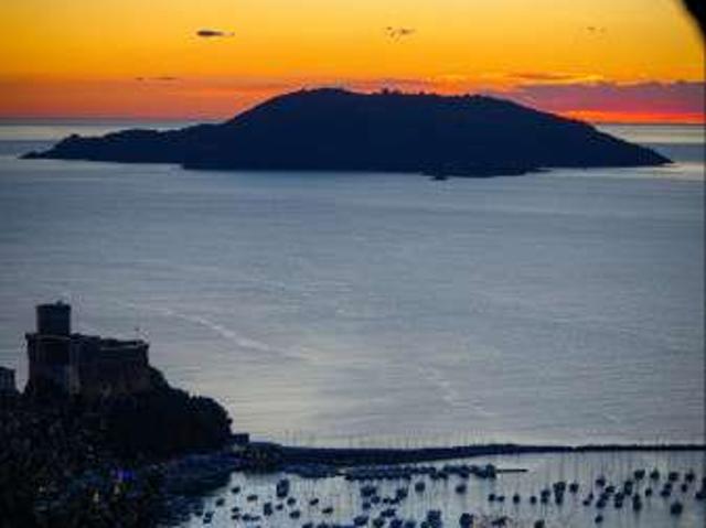 Villa Indipendente in affitto a Barcola, Lerici