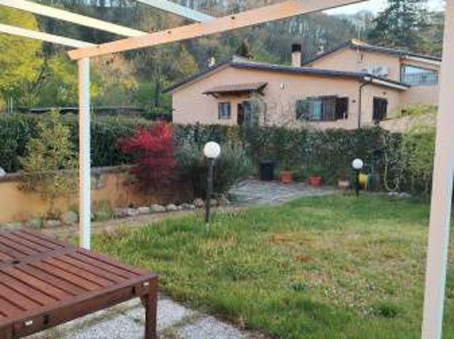 Villa Indipendente in affitto a Punta del Lago, Ronciglione
