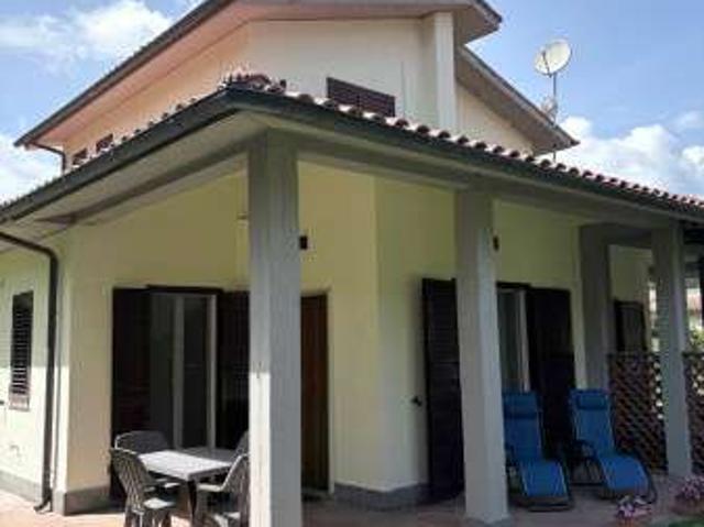 Villa Indipendente in affitto a Punta del Lago, Ronciglione