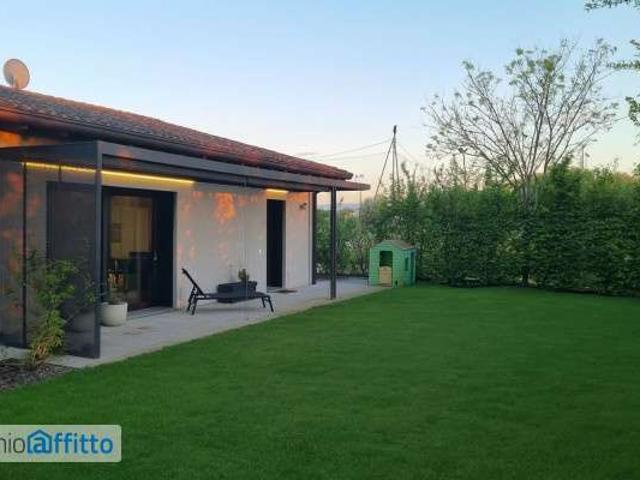 Villa Indipendente in affitto a Bagno, Re