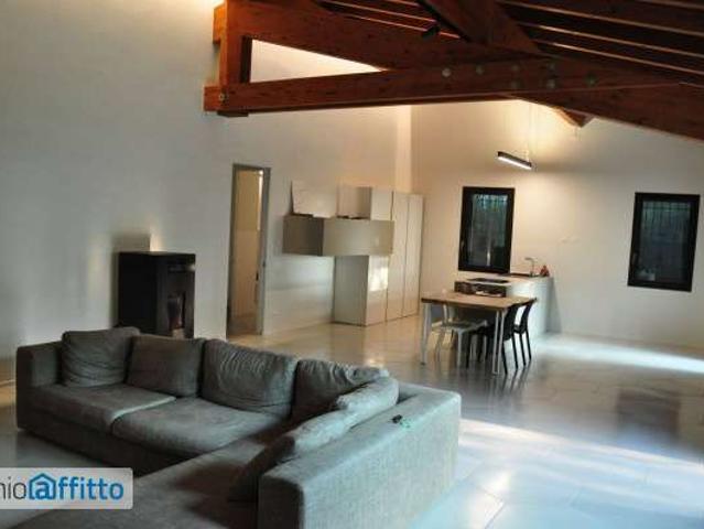 Villa Indipendente in affitto a Bagno, Re