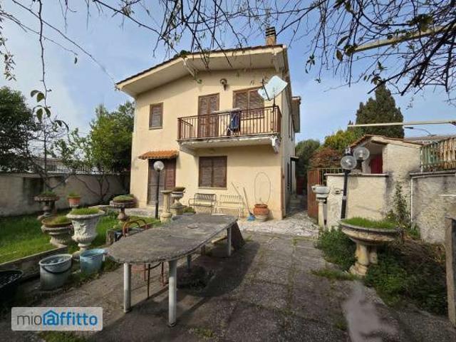 Villa Indipendente in affitto a Municipio Roma III, Roma Capitale