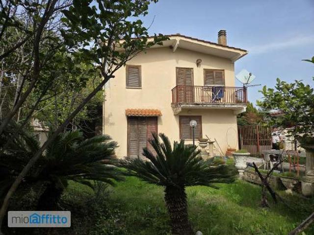 Villa Indipendente in affitto a Municipio Roma III, Roma Capitale