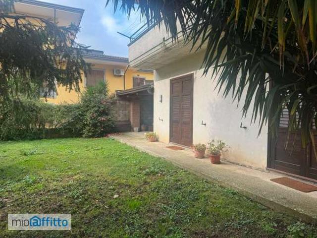 Villa Indipendente in affitto a Cervinara, Campania