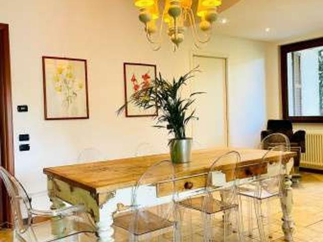 Villa Indipendente in affitto a Caserta, Valmadrera