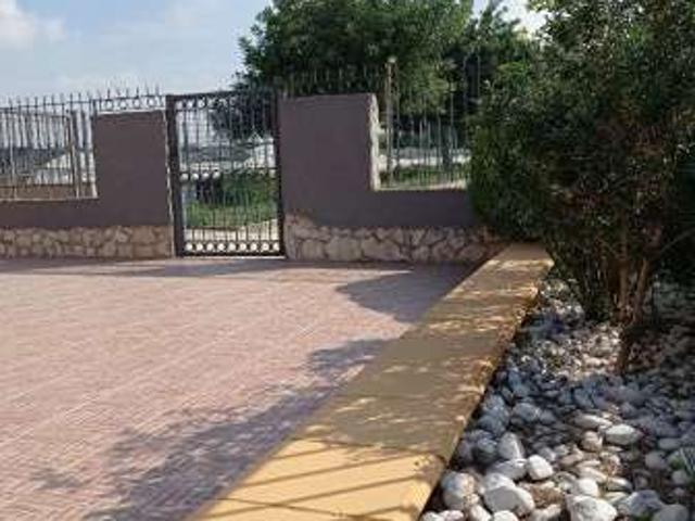 Villa Indipendente in affitto a Giugliano In Campania, Campania