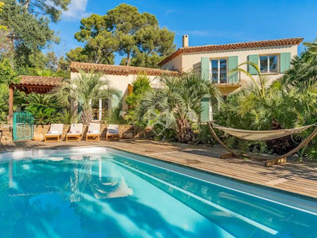 Villa vente à Arrondissement de Toulon, La Londe-les-maures