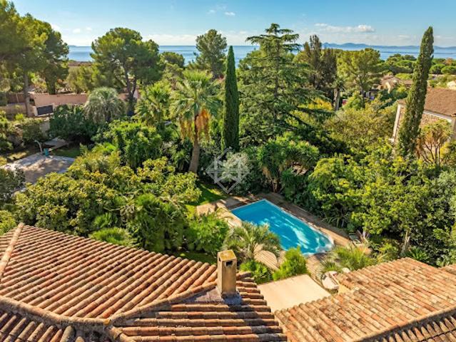 Villa vente à Arrondissement de Toulon, La Londe-les-maures