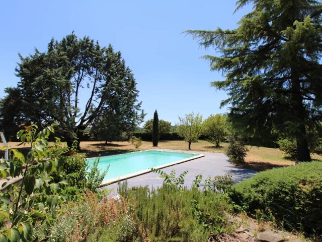 Maison vente à Nîmes, Uzès