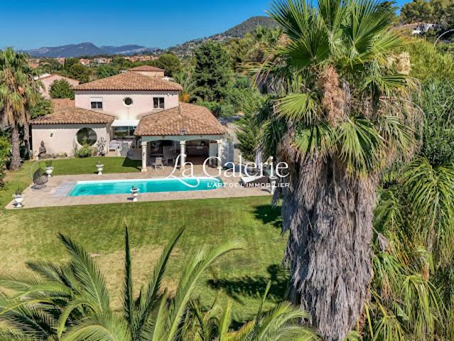 Villa vente à Arrondissement de Toulon, Carqueiranne