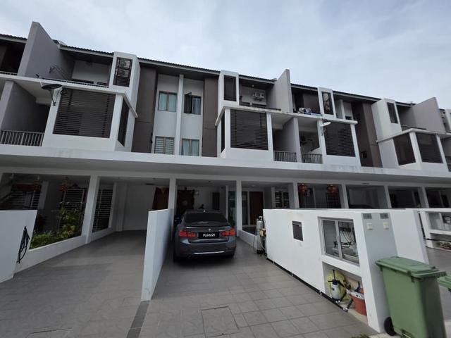 Townhouse for sale in Wellesley, Penang