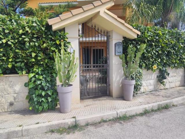 Villa Indipendente in vendita a Augusta, Sicilia