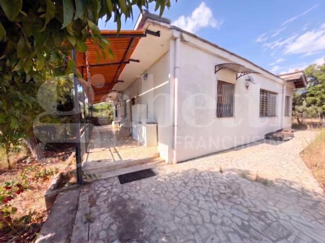 Villa Indipendente in vendita a Cisterna di Latina, Latina