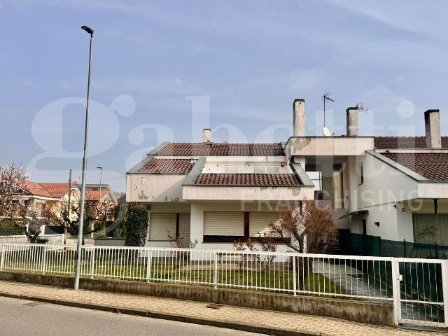 Villa Indipendente in vendita a Tetti Griglio, Piemonte
