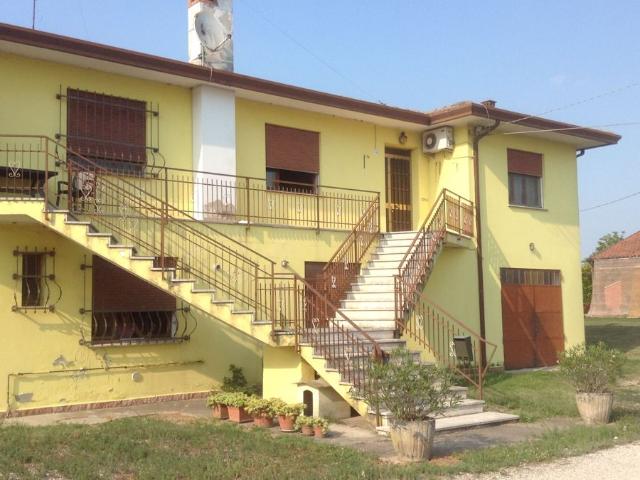 Villa Indipendente in vendita a Gavello, Veneto