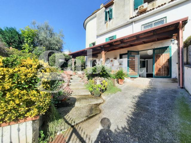Villa Indipendente in vendita a Colle degli Osci, Giugliano In Campania