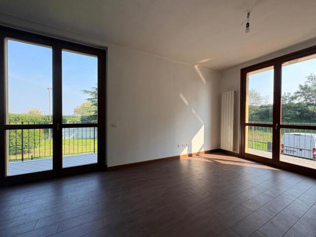 Villa Indipendente in vendita a Barco, Marcallo Con Casone