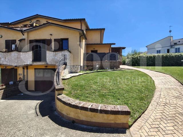Villa Indipendente in vendita a Vasanello, Lazio